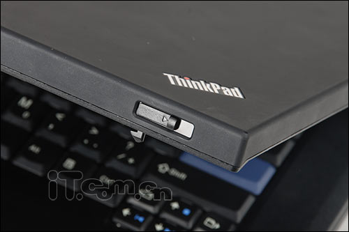 終極移動(dòng)工作站 ThinkPad W500評(píng)測(cè)