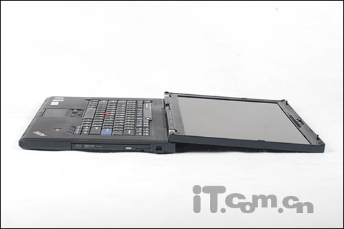 終極移動(dòng)工作站 ThinkPad W500評(píng)測(cè)